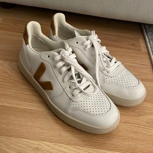 Veja V 10 sneakers mens size 7